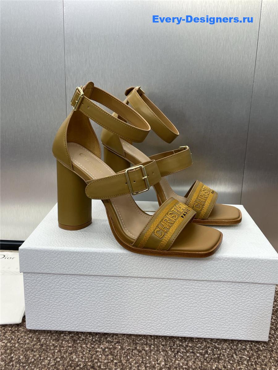 D10r dway green heeled sandals