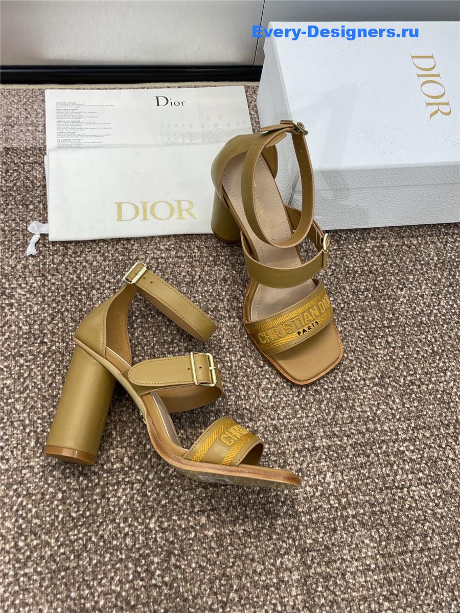 D10r dway green heeled sandals