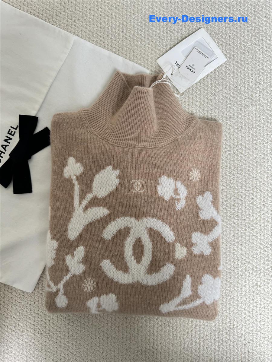 Ch**el beige cashmere turtleneck sweater pullover