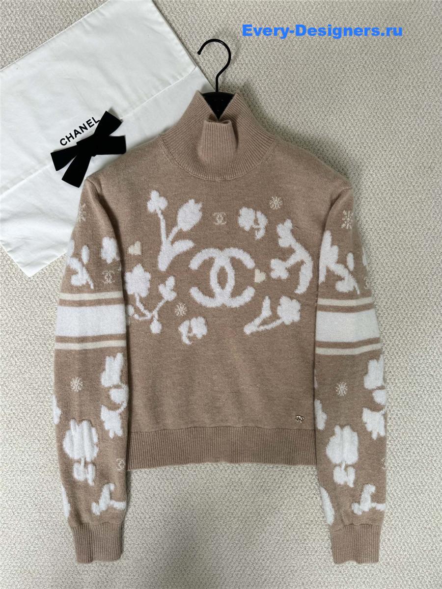 Ch**el beige cashmere turtleneck sweater pullover