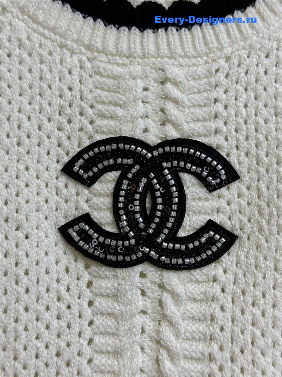 Ch**el hollow knit vest