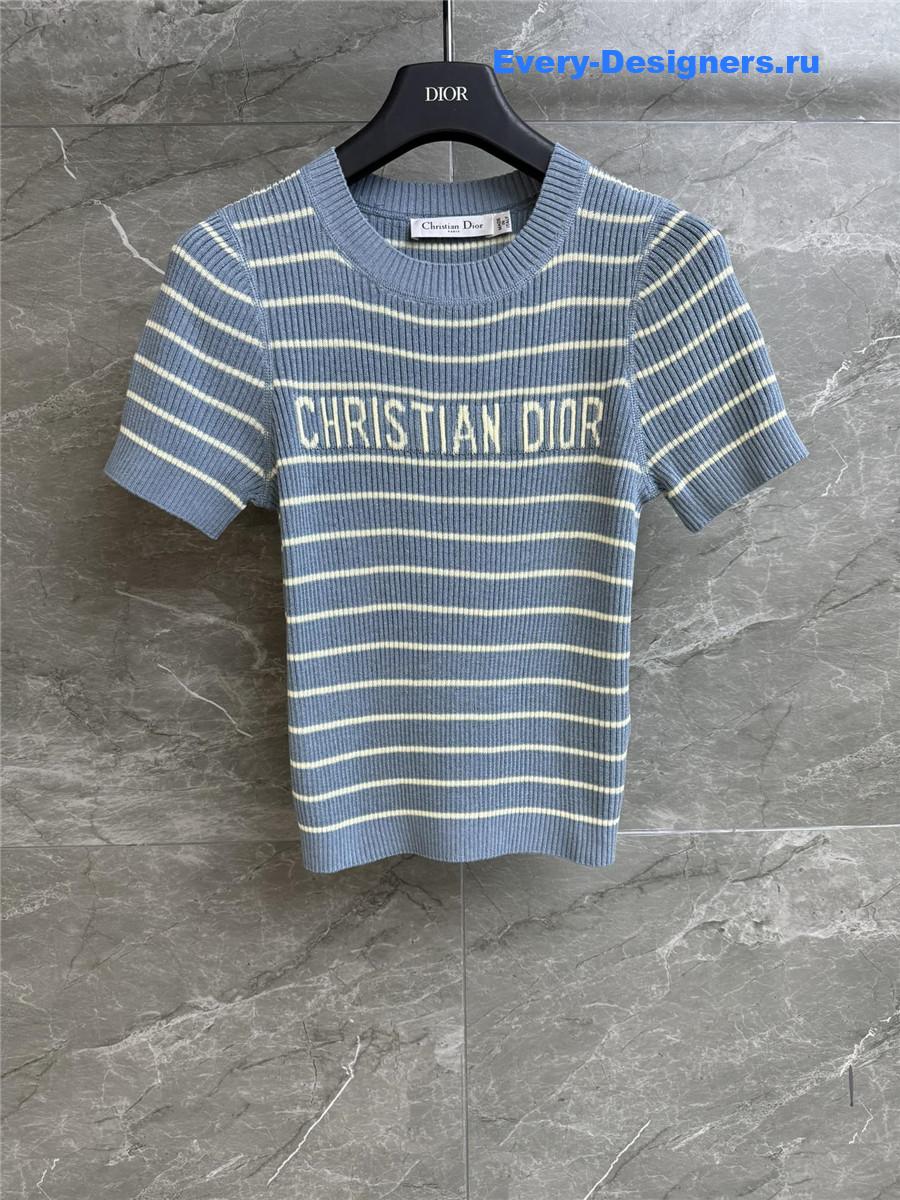 D10r blue striped knit top
