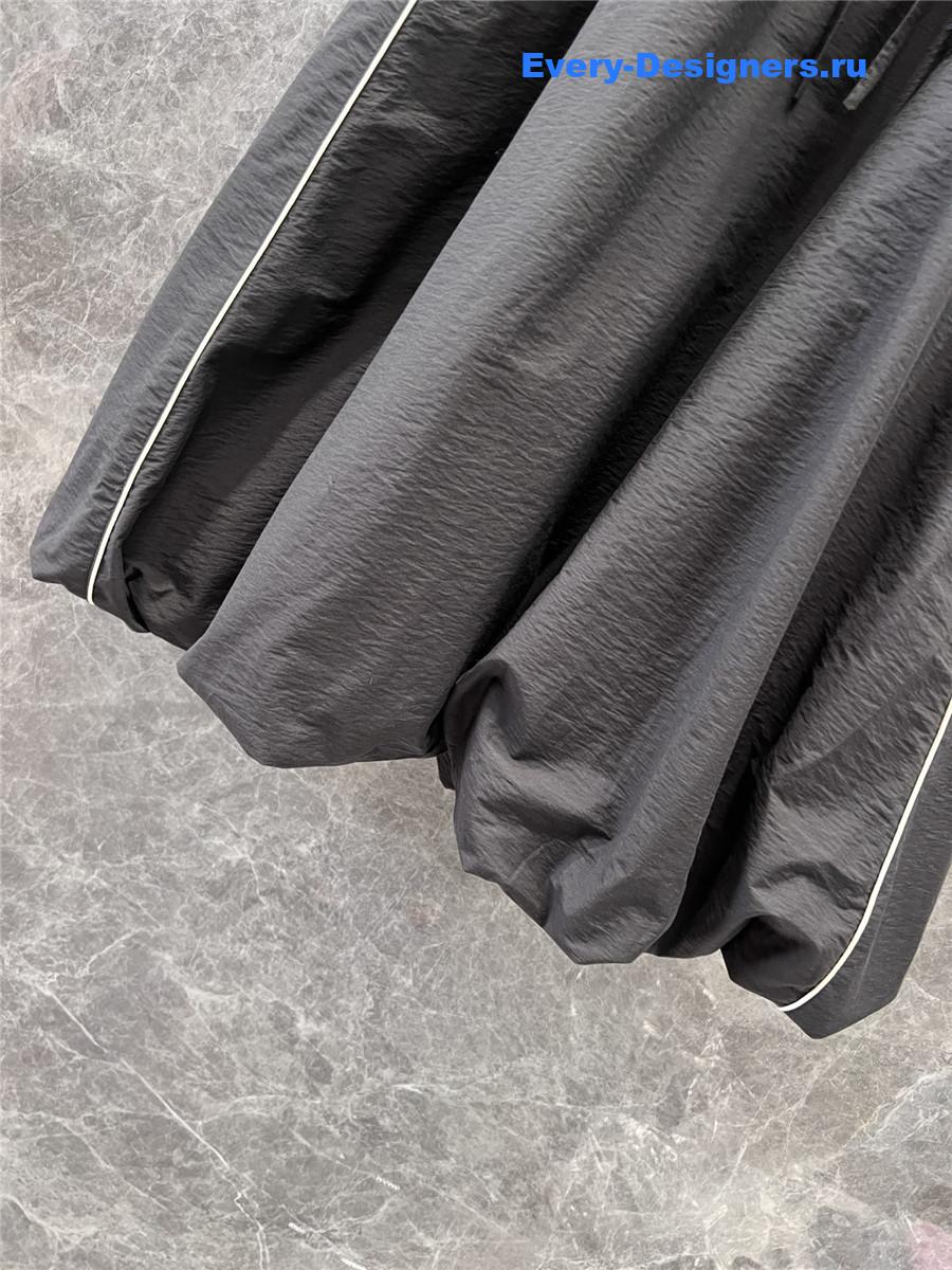 Pra*a black workwear skirt