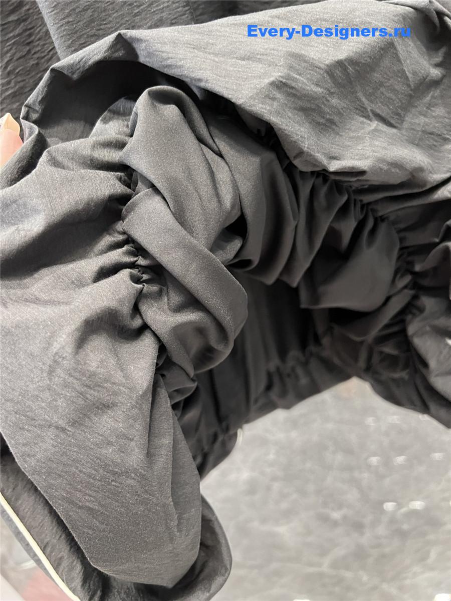 Pra*a black workwear skirt