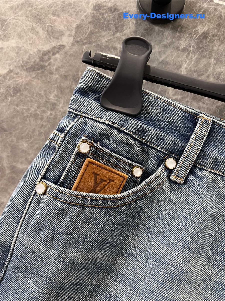 l0vis Vvtt0n embroidered denim shorts