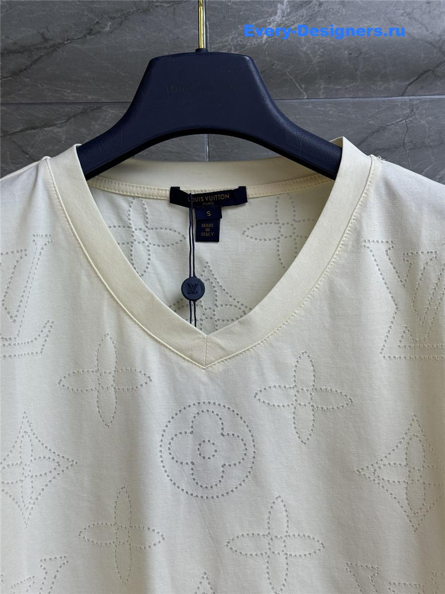 l0vis Vvtt0n logo embossed monogram t-shirt