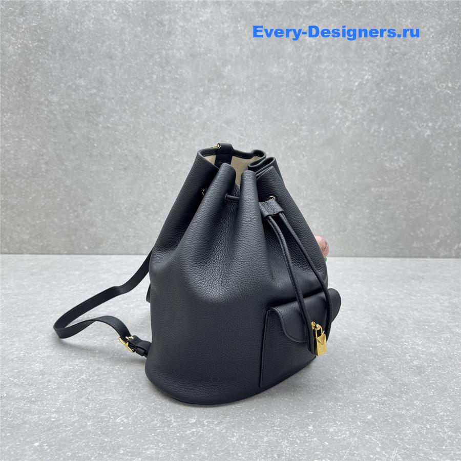 L0r0 P1ana black calfskin backpack