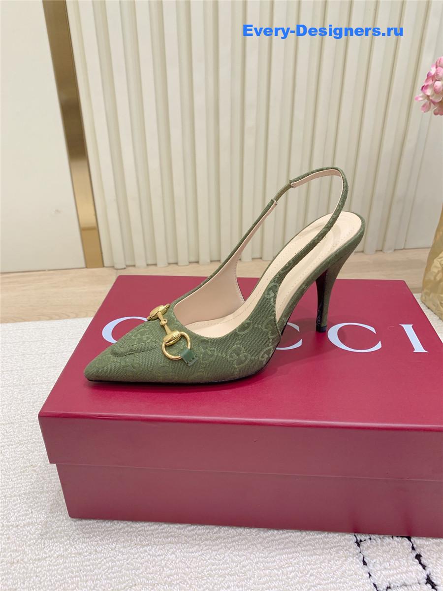 Gvc*1 green horsebit pump