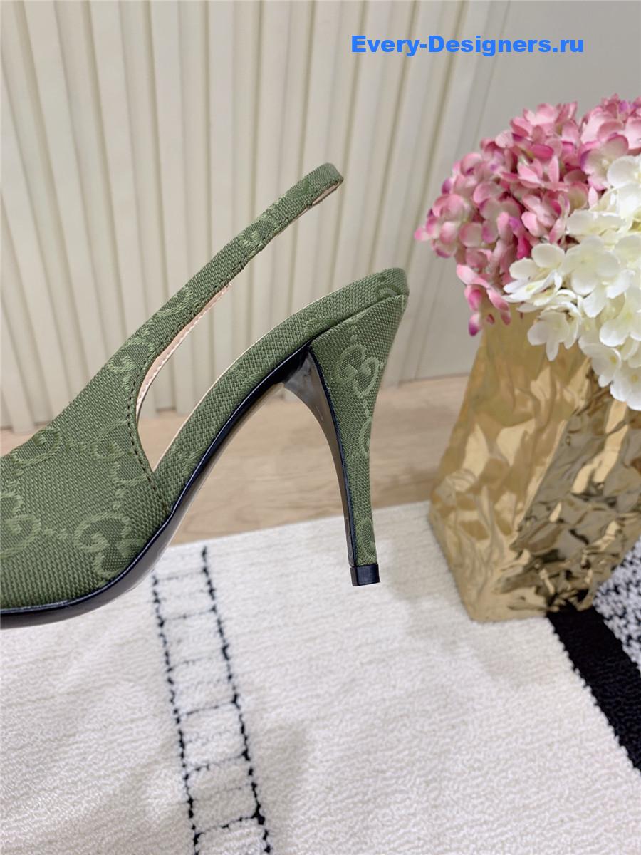 Gvc*1 green horsebit pump