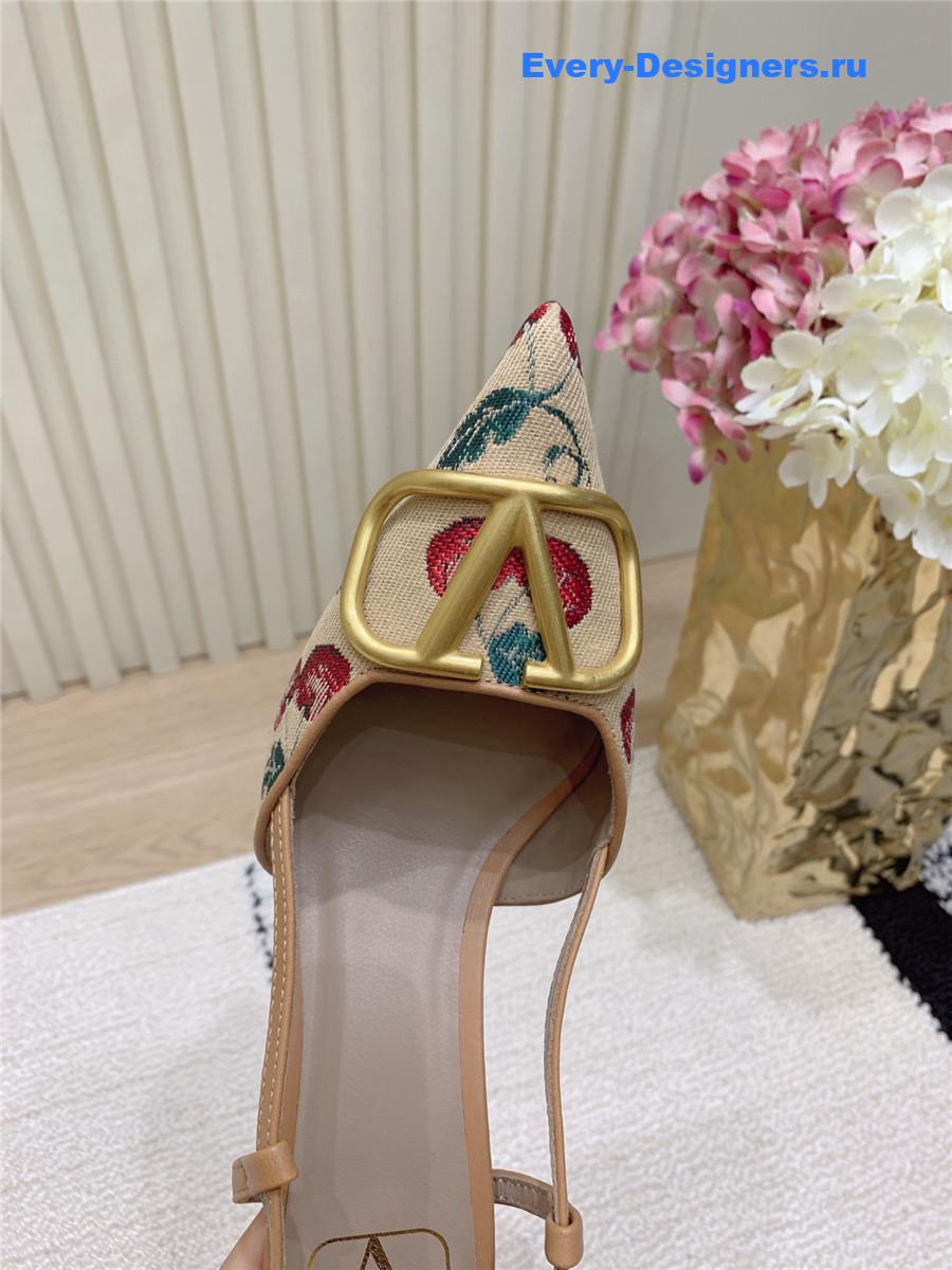 Va1e*ntin0 cherryfic slingback pumps