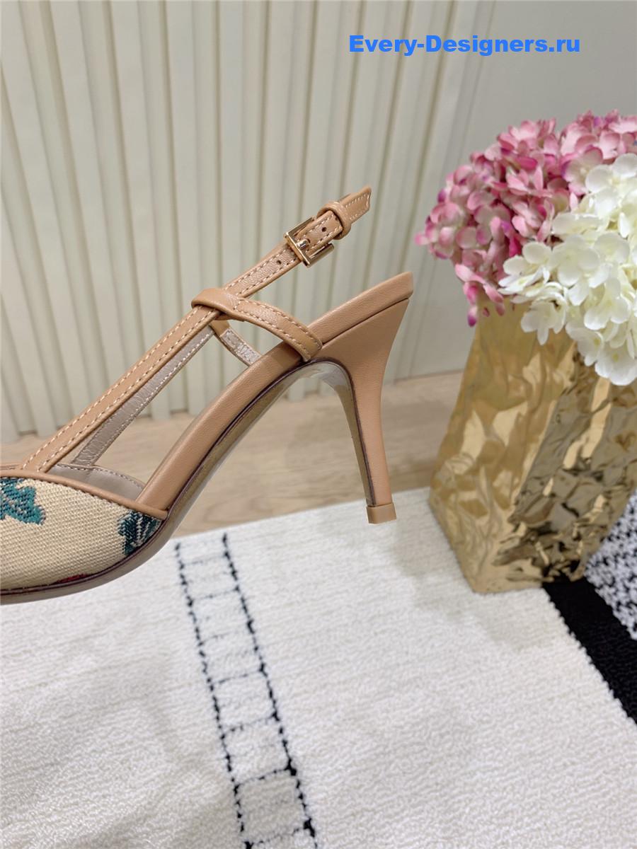 Va1e*ntin0 cherryfic slingback pumps