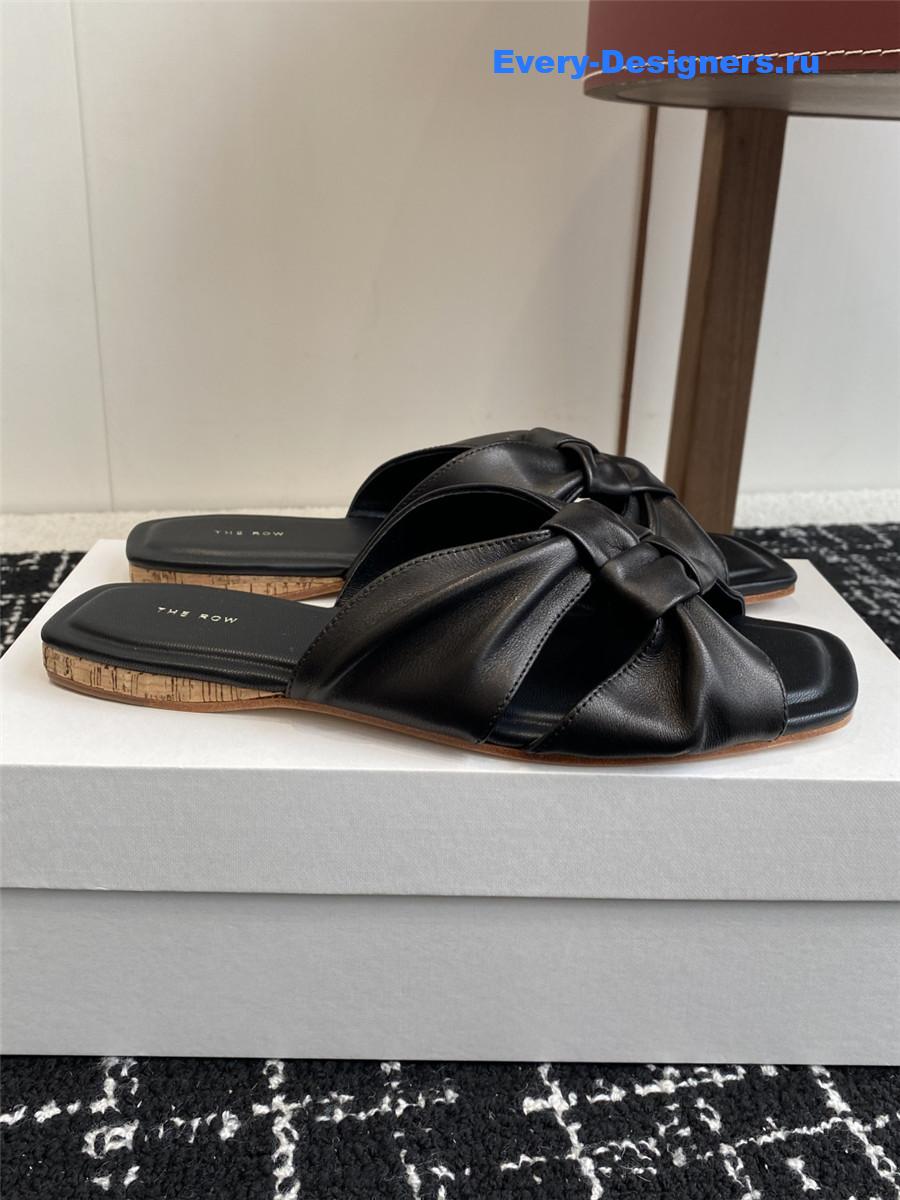The R0w soft knot black leather flats