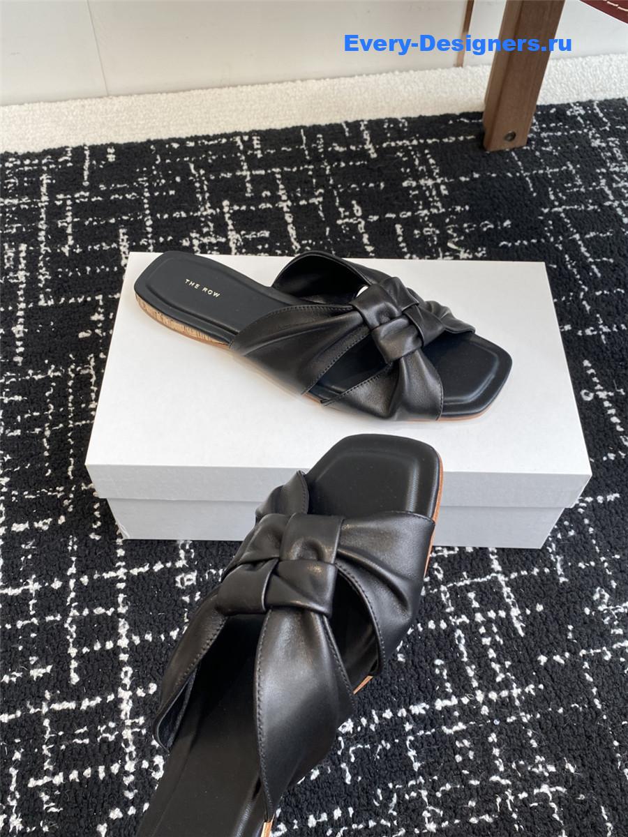 The R0w soft knot black leather flats