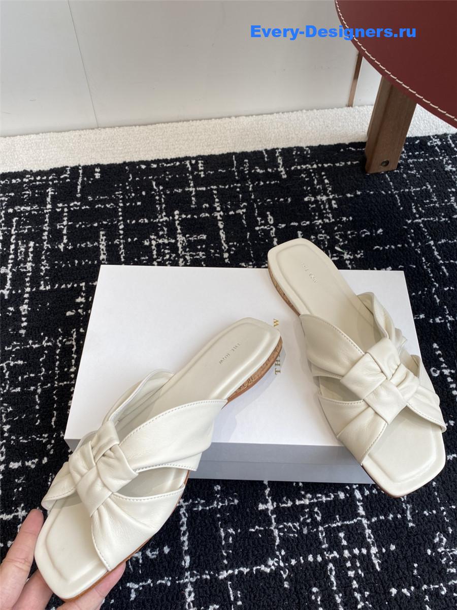 The R0w soft knot white leather flats