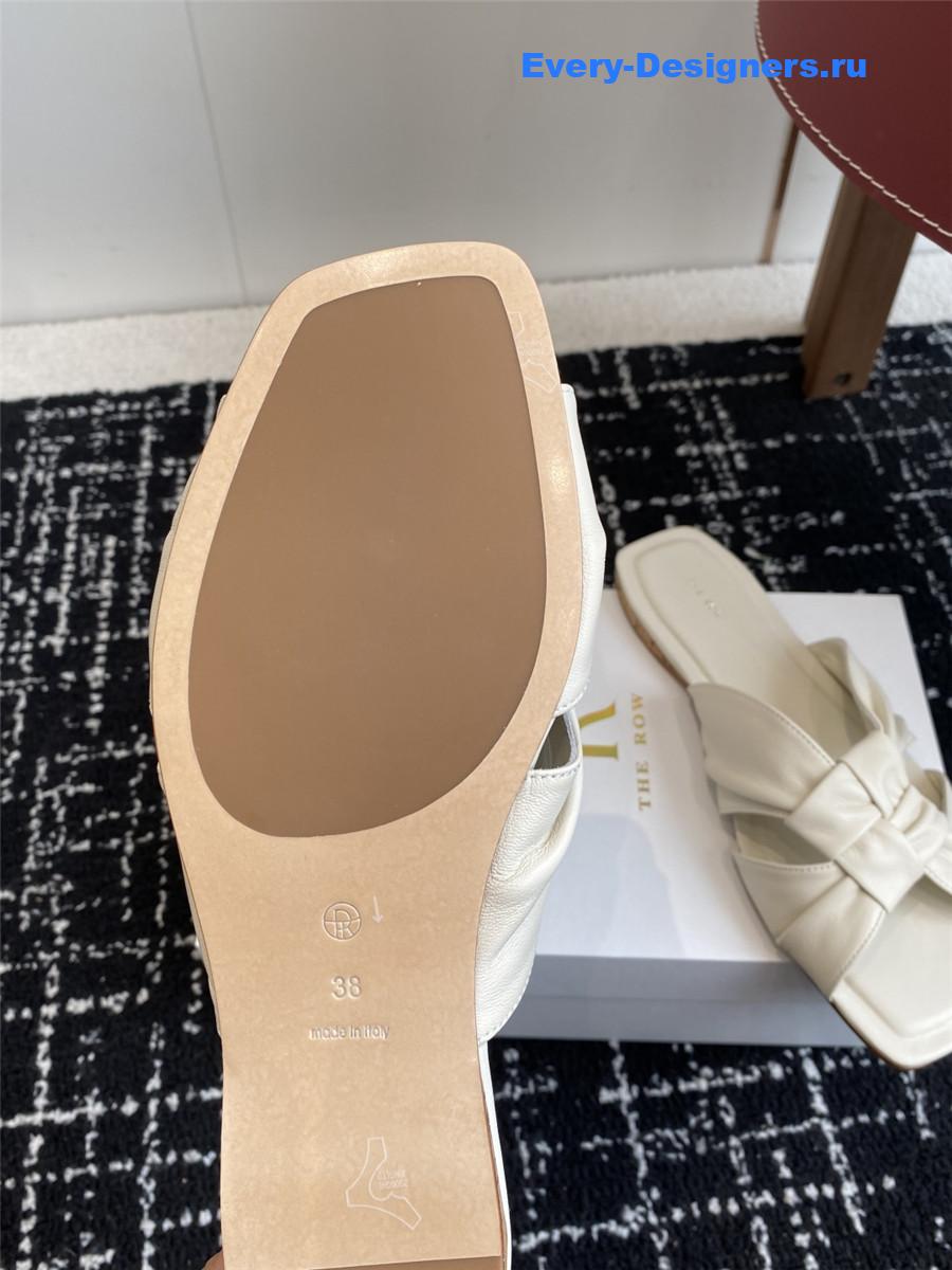 The R0w soft knot white leather flats