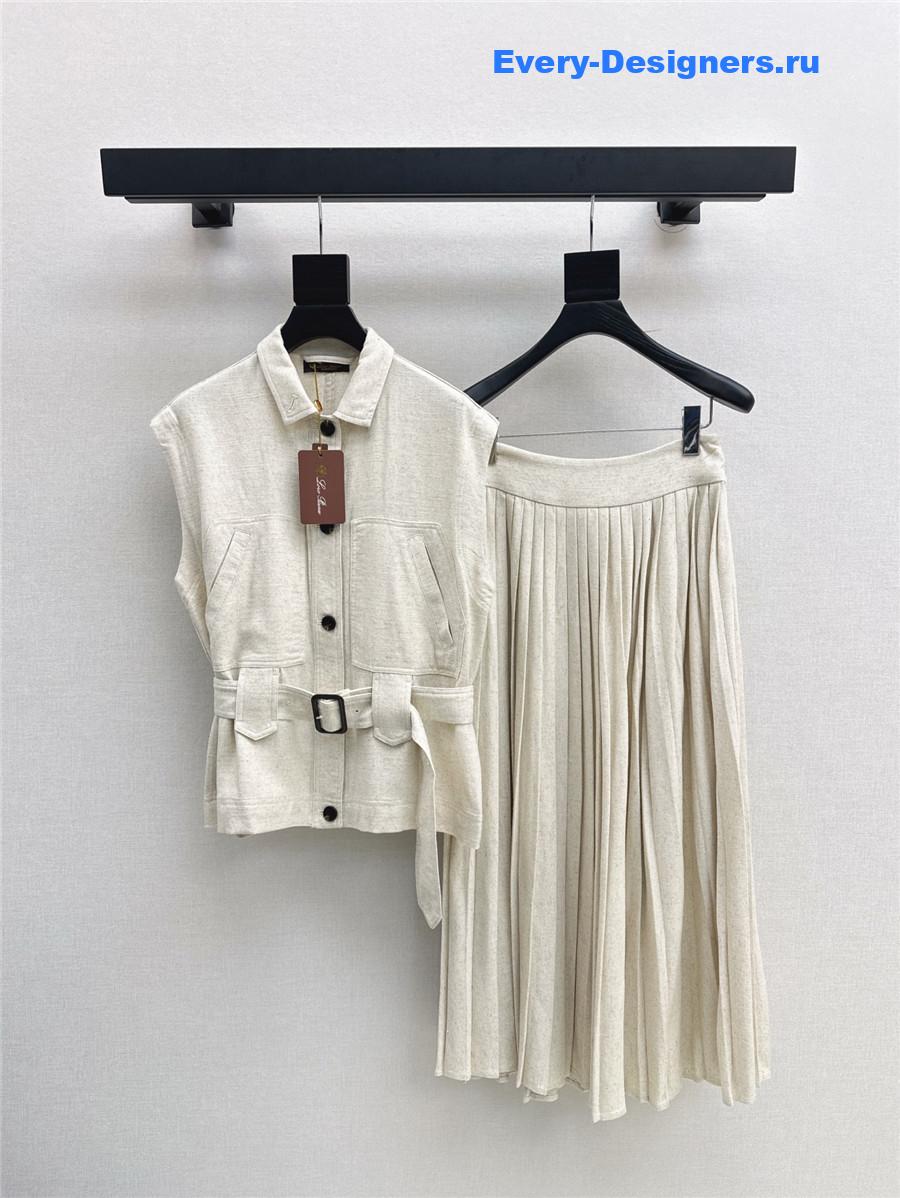 L0r0 P1ana beige vest skirt suit