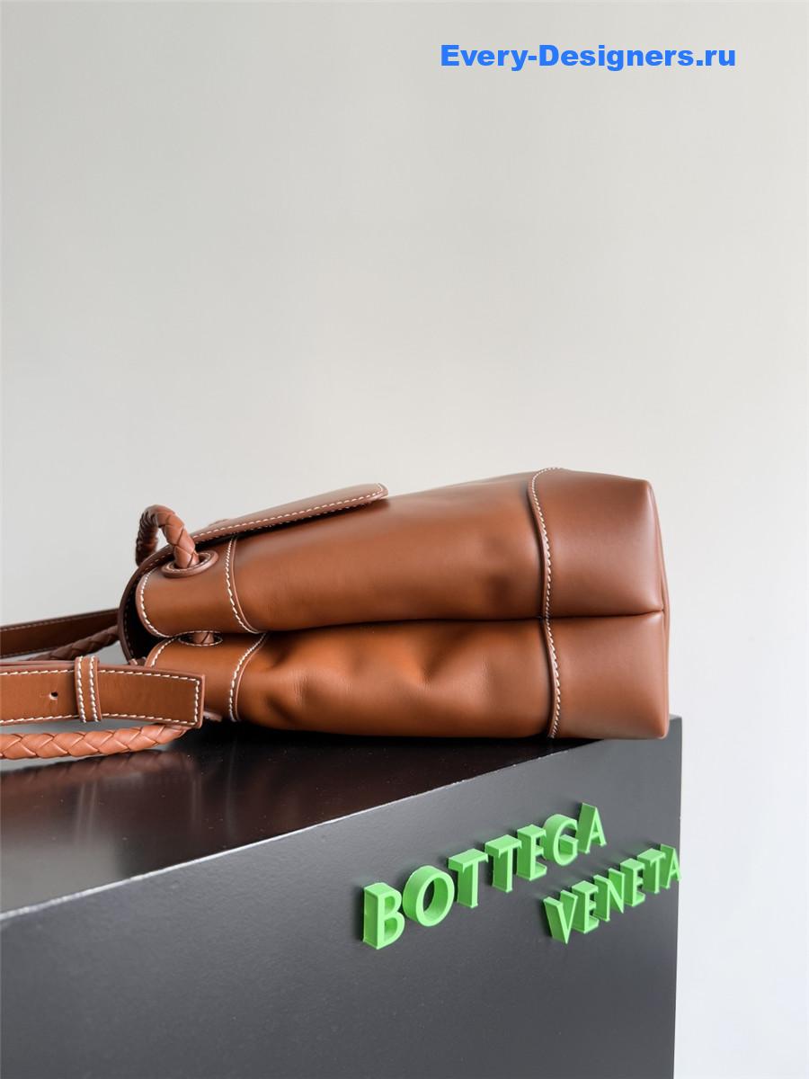 b0tt*ga Ven*ta andiamo leather messenger bag brown