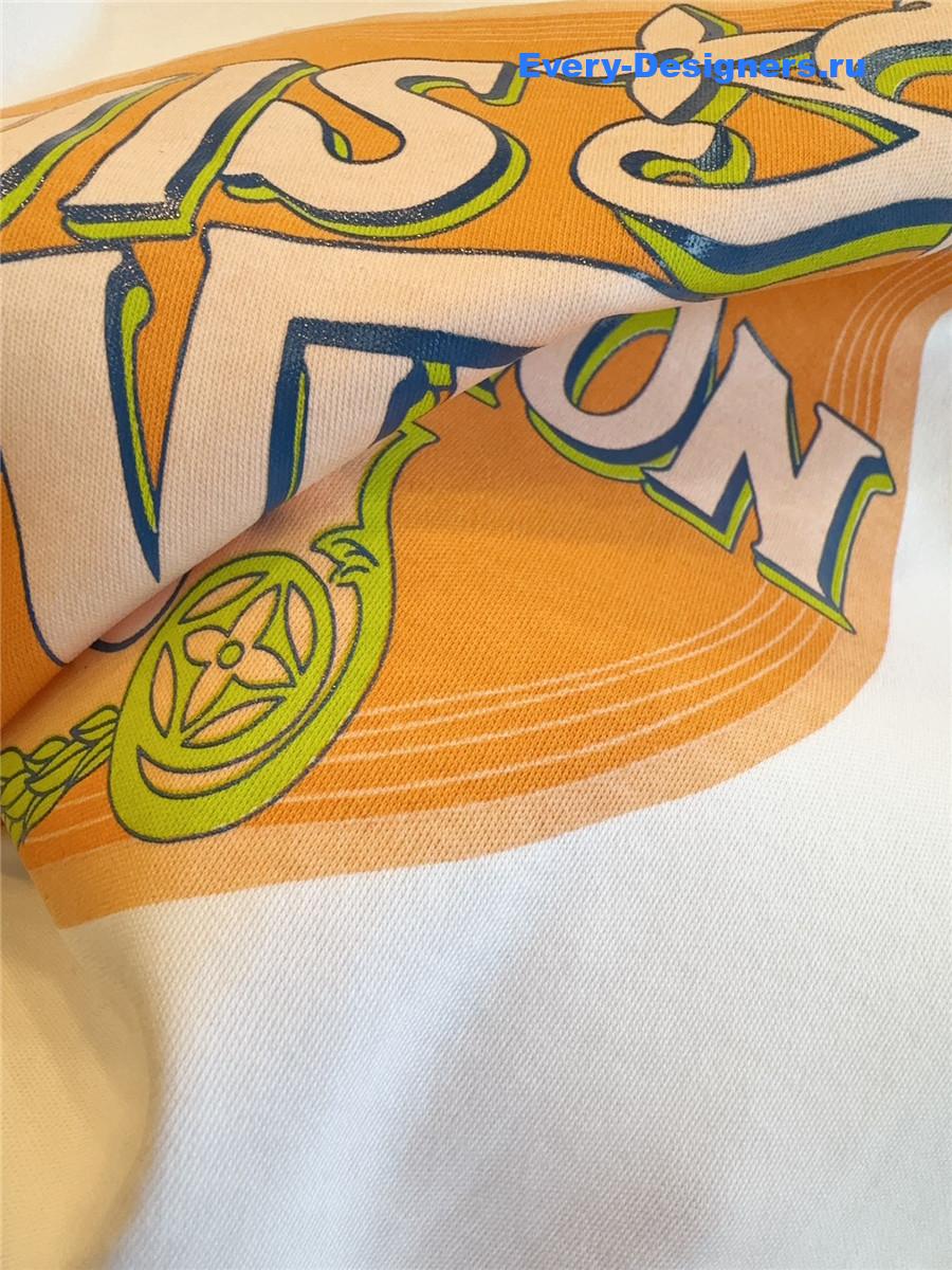 l0vis Vvtt0n travel stamp t-shirt