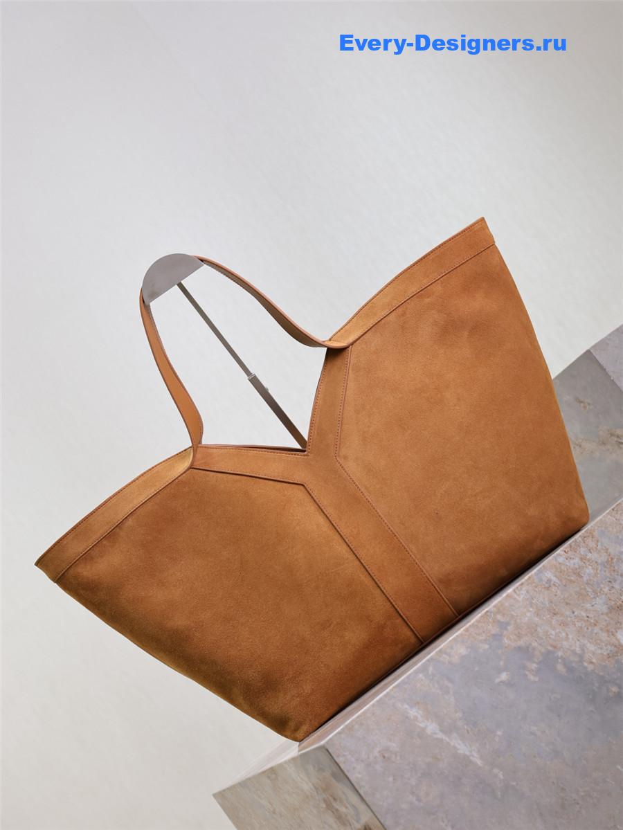 Sa1nt Lau*nt y tote in suede