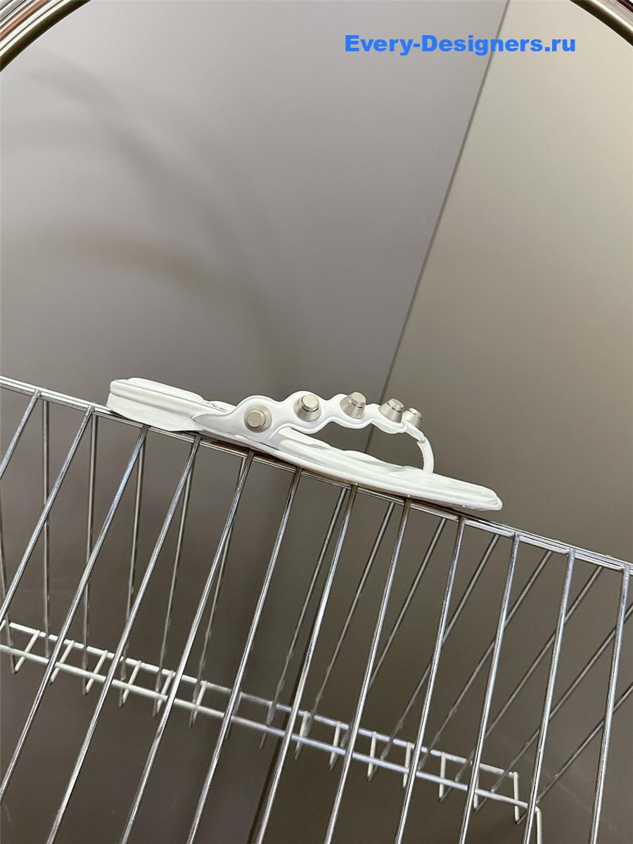 A1exa*der wang rexa thong flat sandals in white