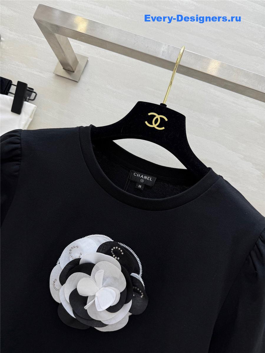 Ch**el black camellia tee