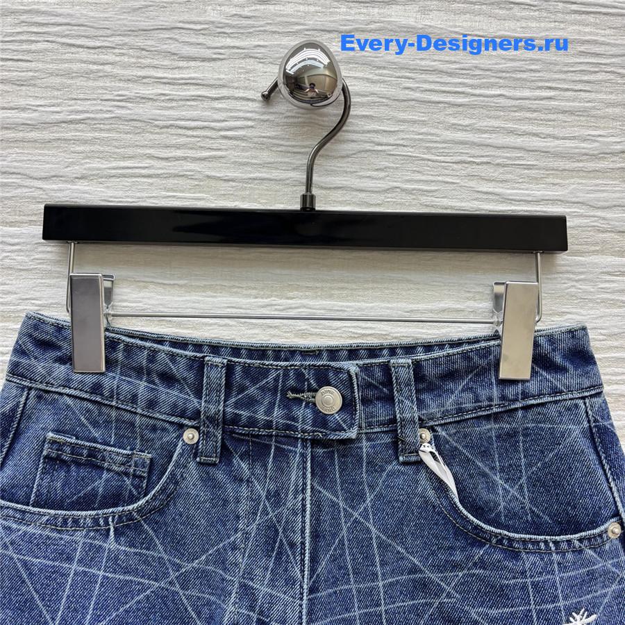 D10r bee embroidery denim shorts