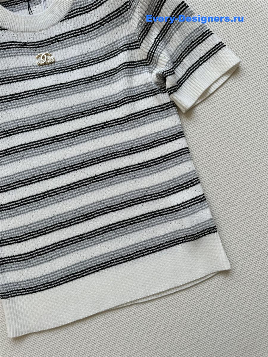 Ch**el crew neck striped knit short sleeves