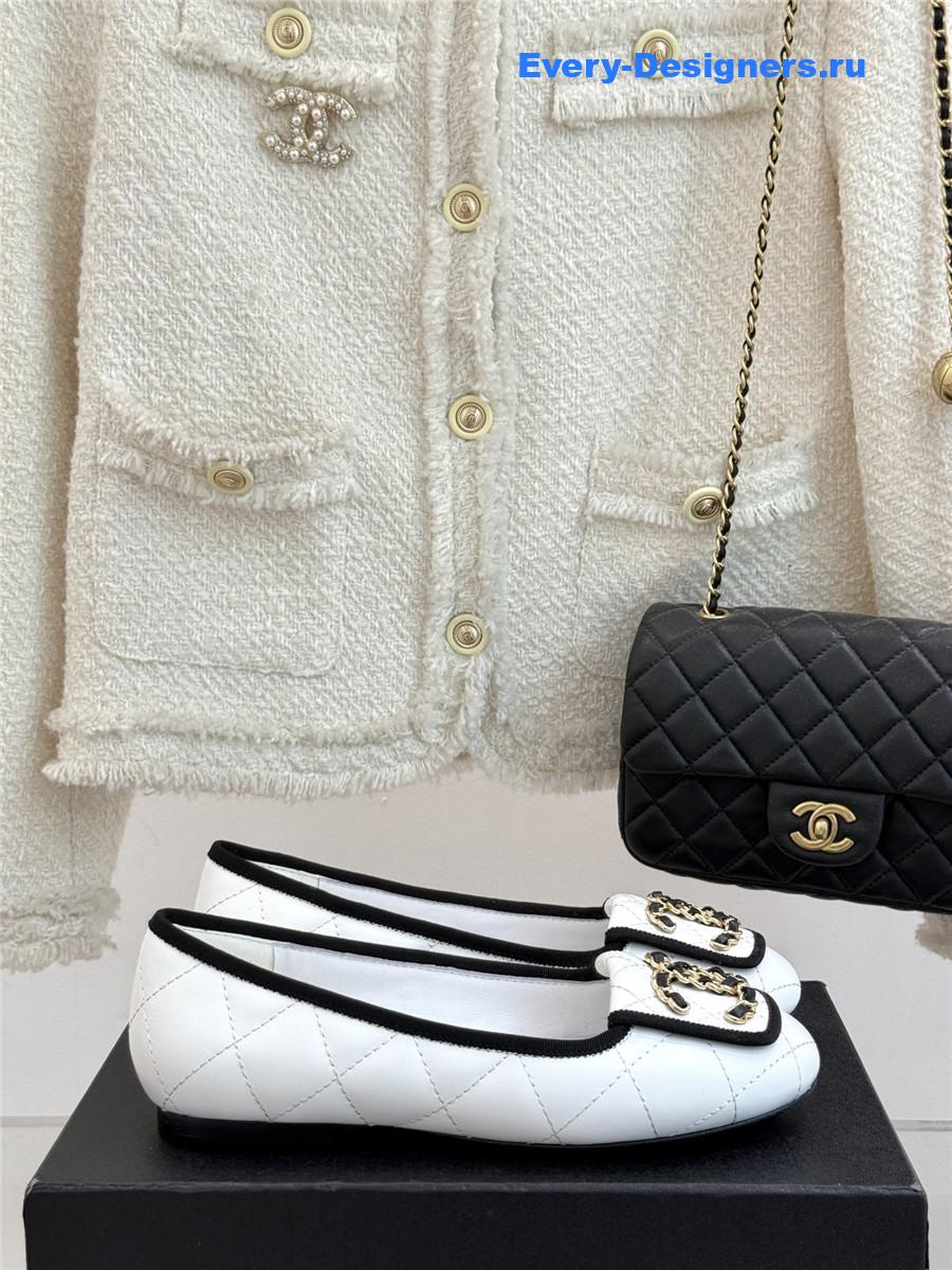 ch**el white D1am0nd chain ballet flats