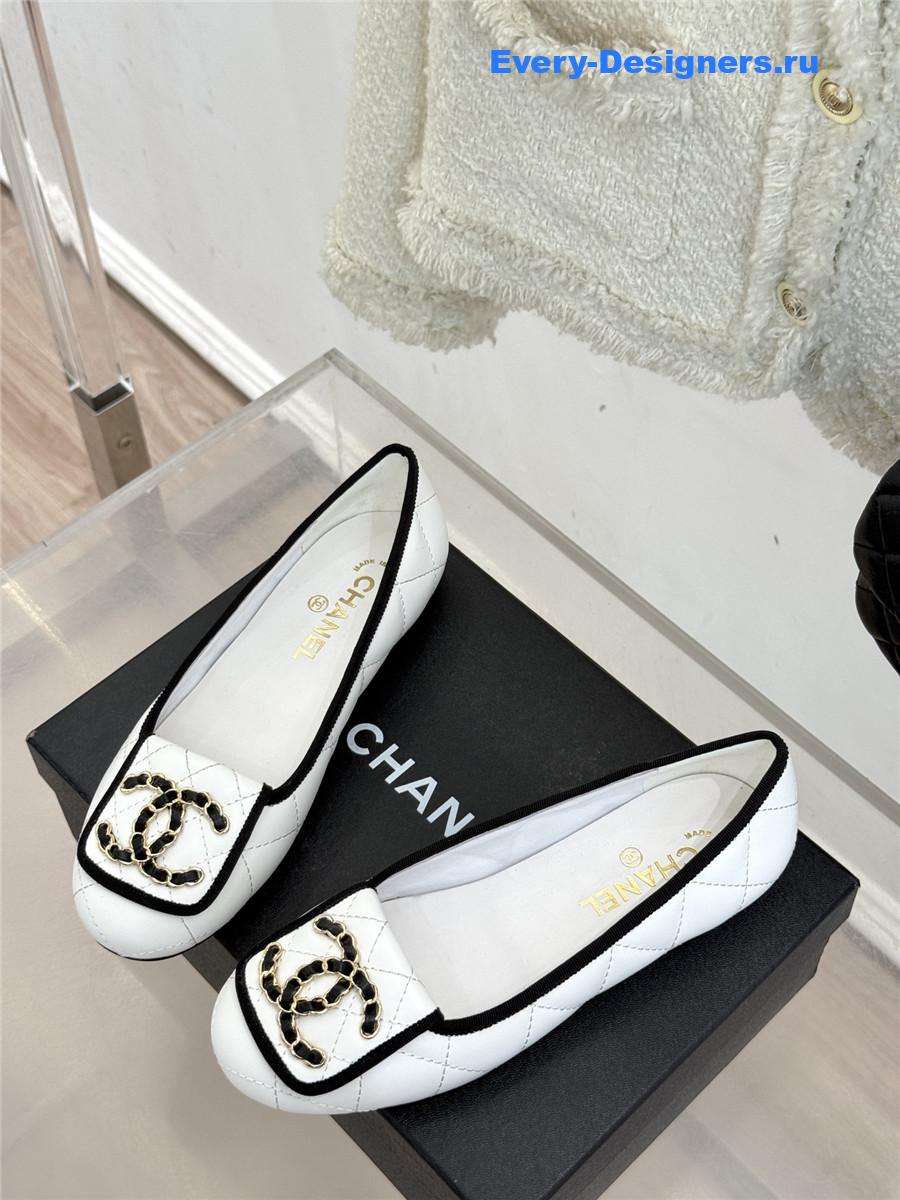 ch**el white D1am0nd chain ballet flats