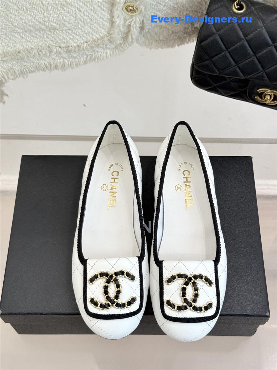 ch**el white D1am0nd chain ballet flats