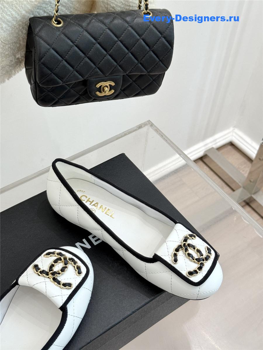 ch**el white D1am0nd chain ballet flats