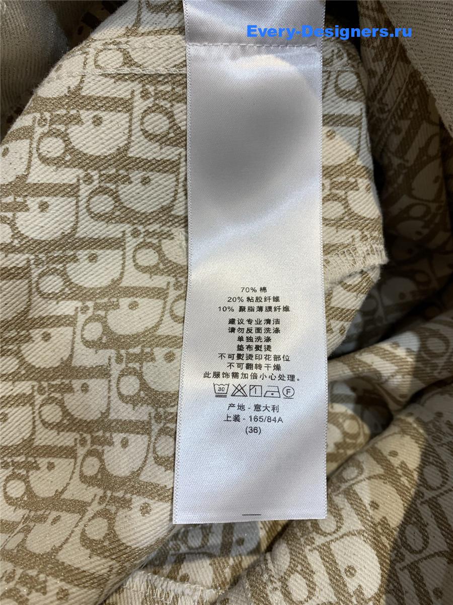 D10r bee embroidered denim jacket