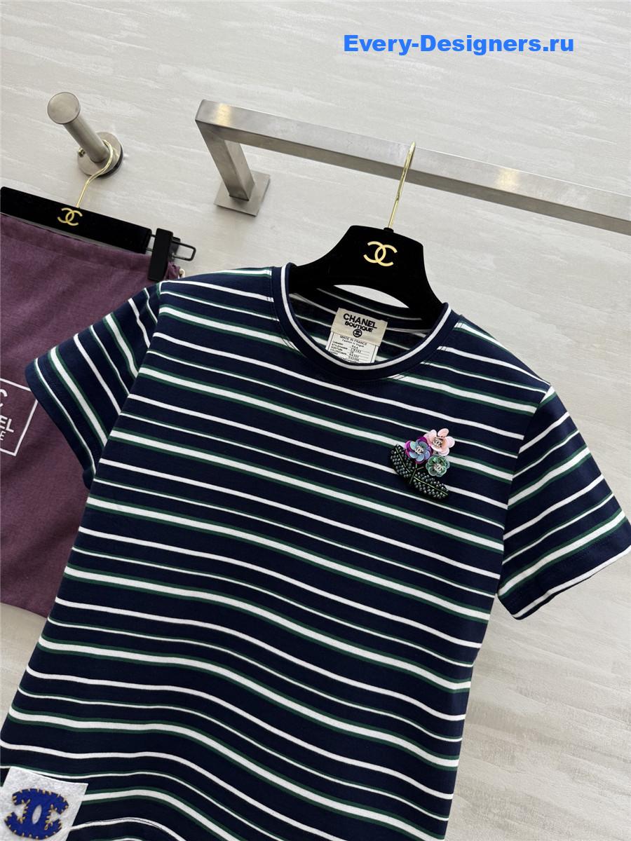 Ch**el navy beaded floral tee