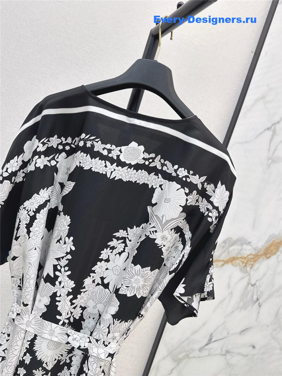 H**me5 black silk slit dress