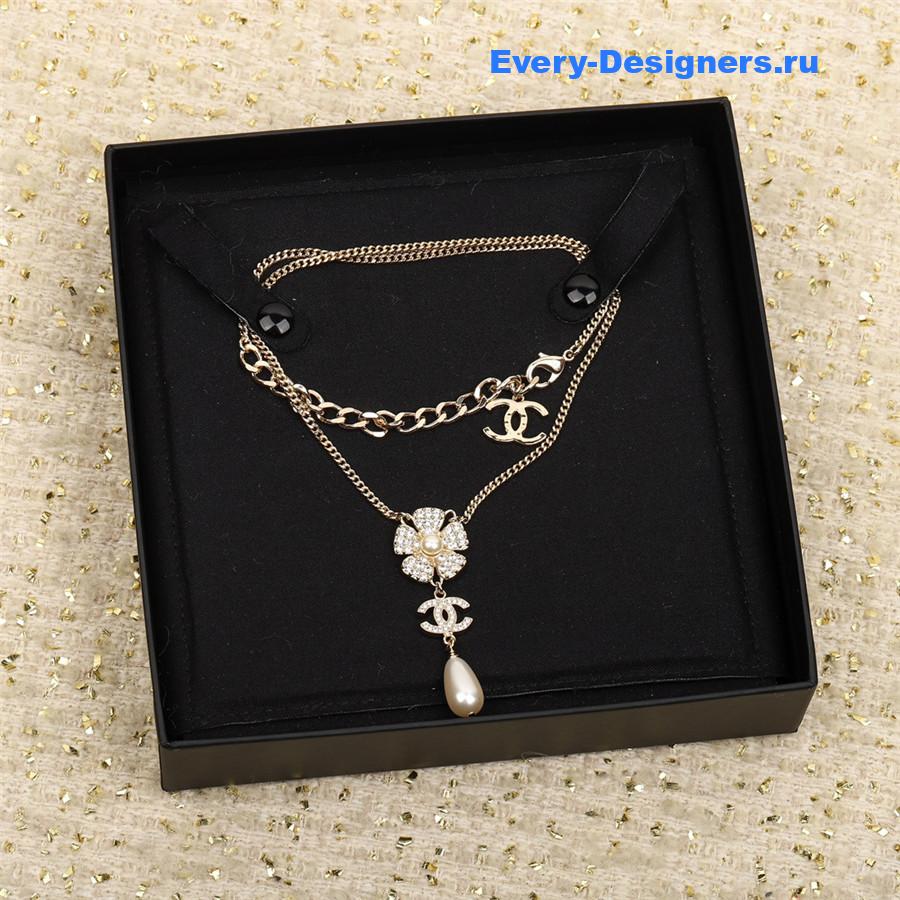 Ch**el cc leaf necklace