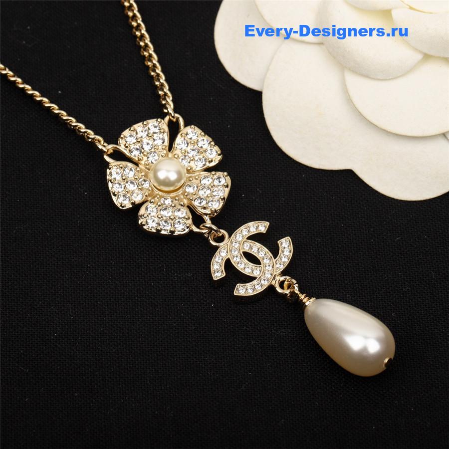 Ch**el cc leaf necklace