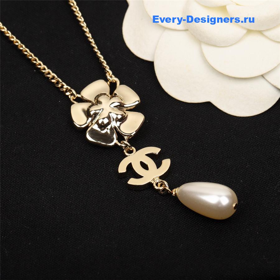 Ch**el cc leaf necklace