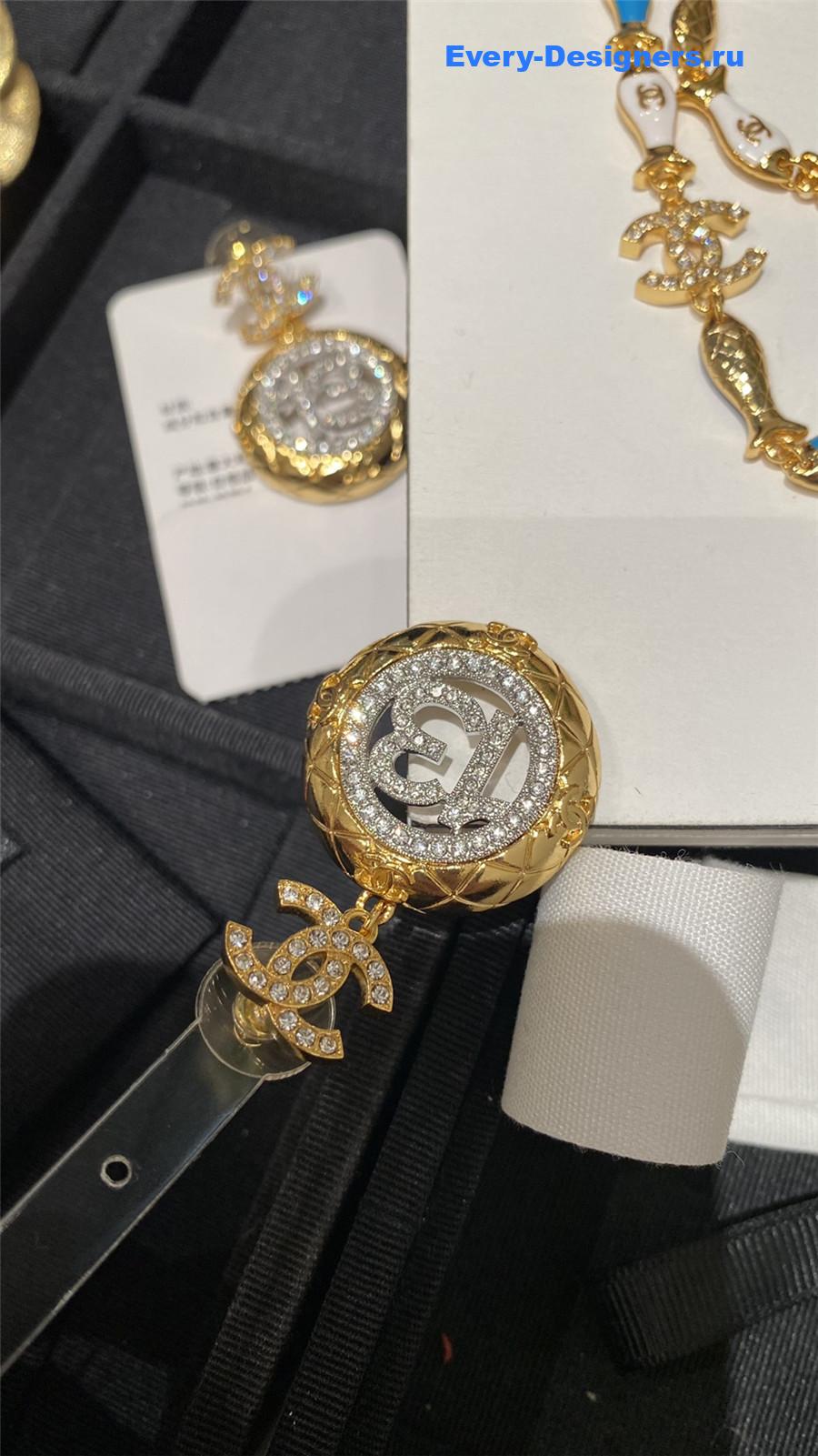 ch**el cc D1am0nd hollow earrings