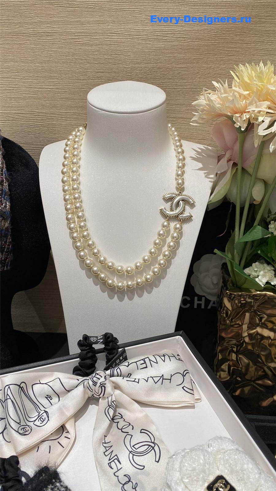 Ch**el gold cc zipper pearl necklace