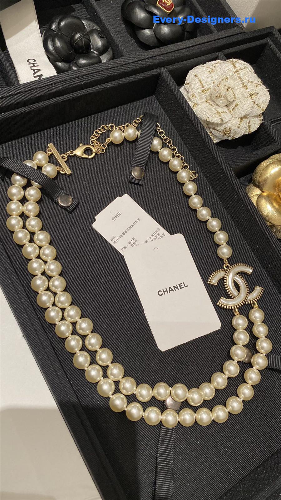 Ch**el gold cc zipper pearl necklace