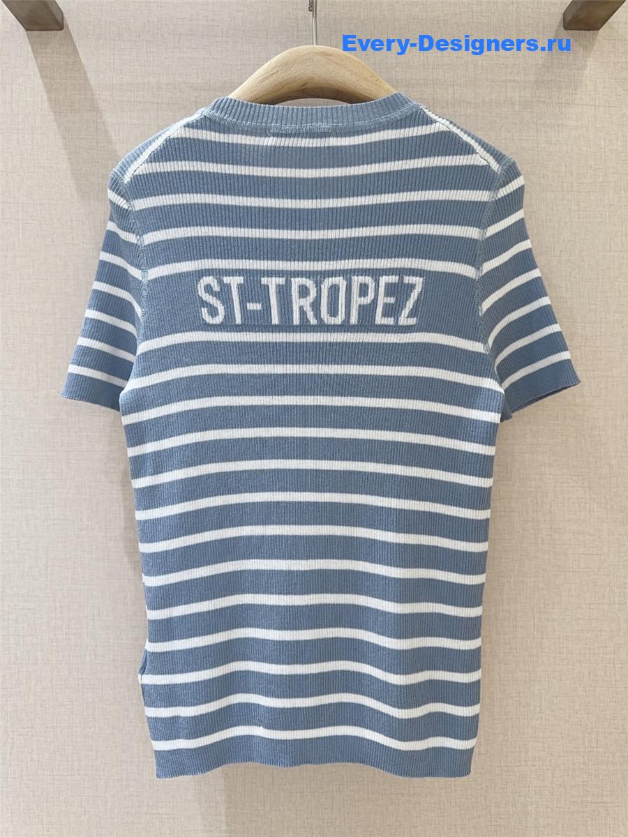 D10r blue white striped knit top