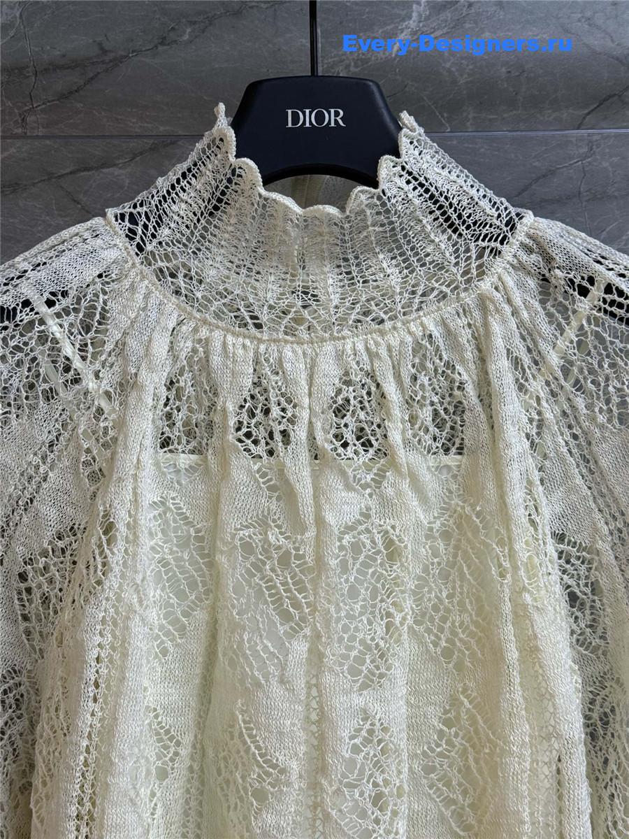 D10r hollow lace high collar top