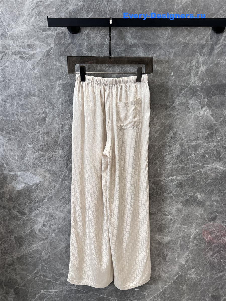 D10r bee embroidered trousers in beige
