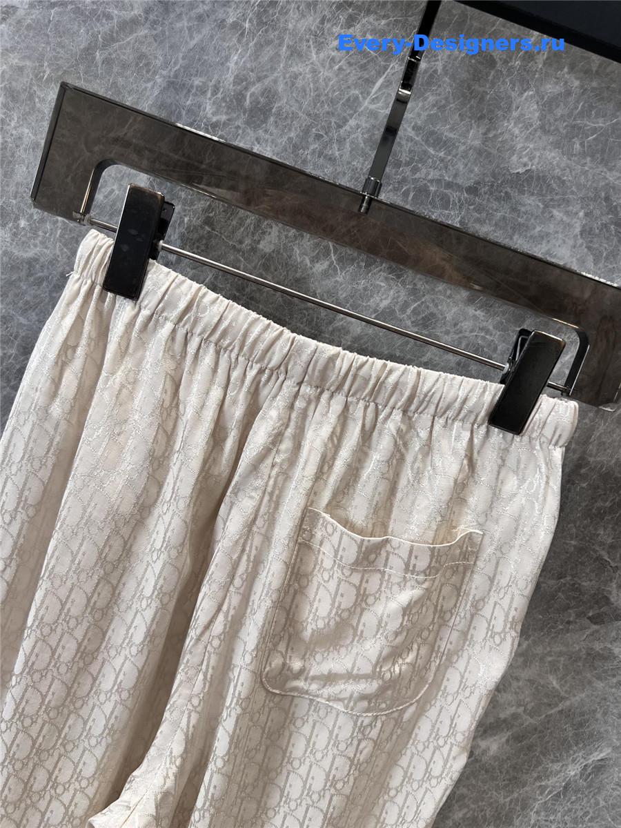 D10r bee embroidered trousers in beige