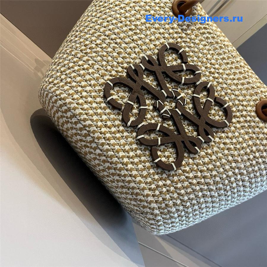 L0ew* beige woven shoulder bag