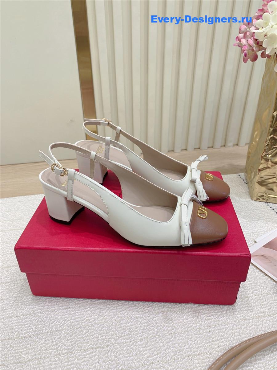 Va1e*ntin0 beige rockstud slingback pumps