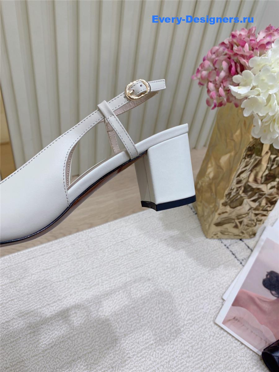 Va1e*ntin0 beige rockstud slingback pumps