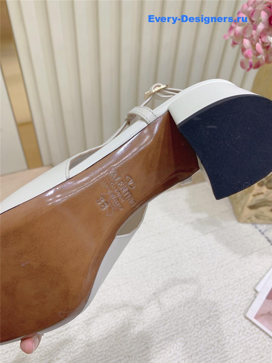 Va1e*ntin0 beige rockstud slingback pumps