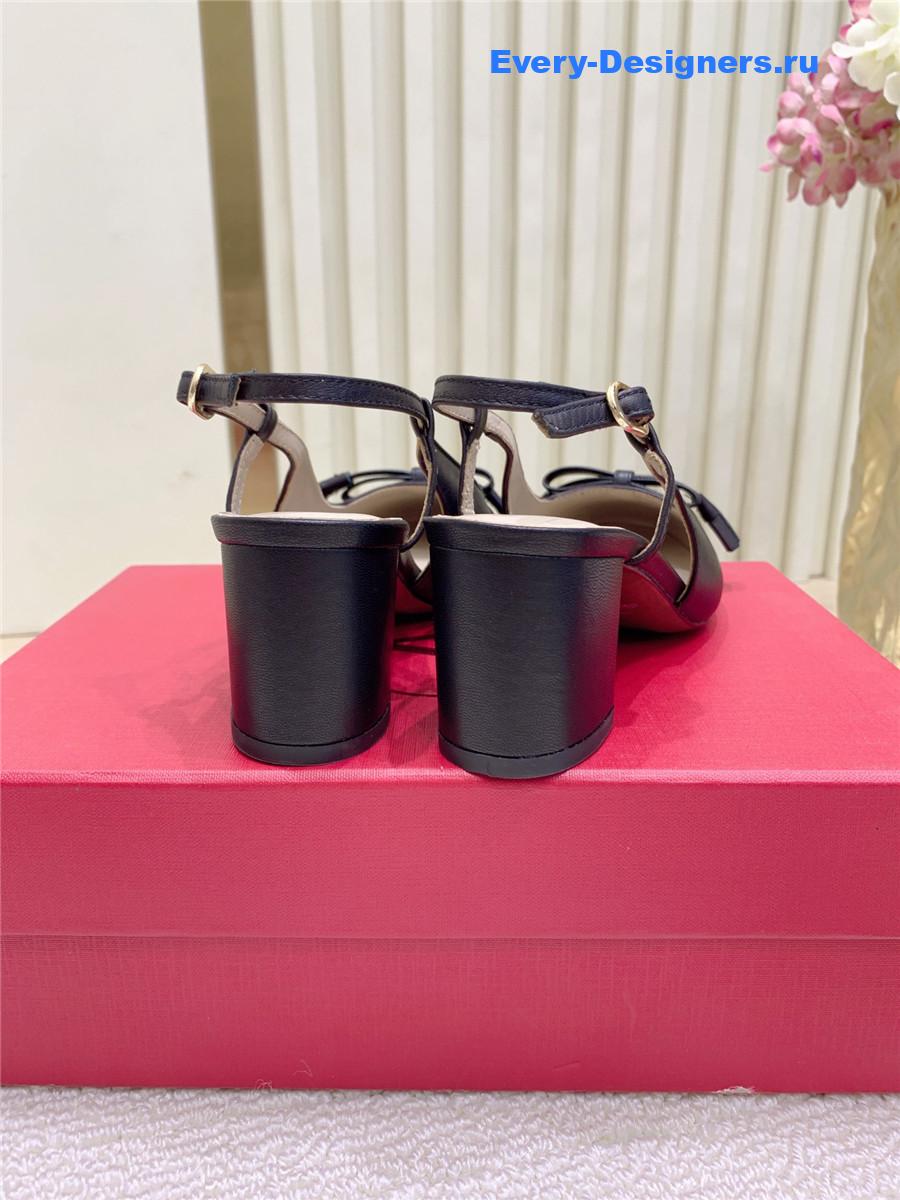 Va1e*ntin0 black rockstud slingback pumps