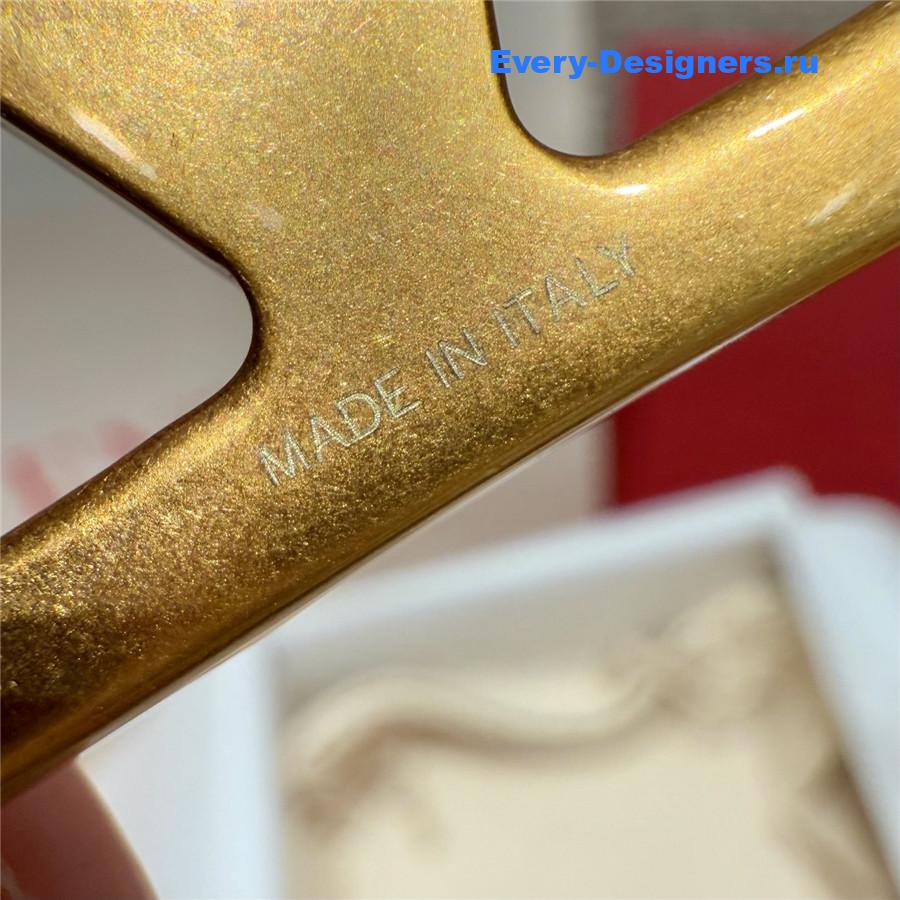 Va1e*ntin0 gold vlogo black belt